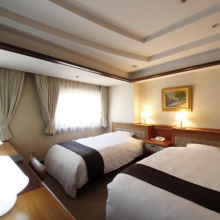 Hotel Hiroshima Garden Palace Экстерьер фото