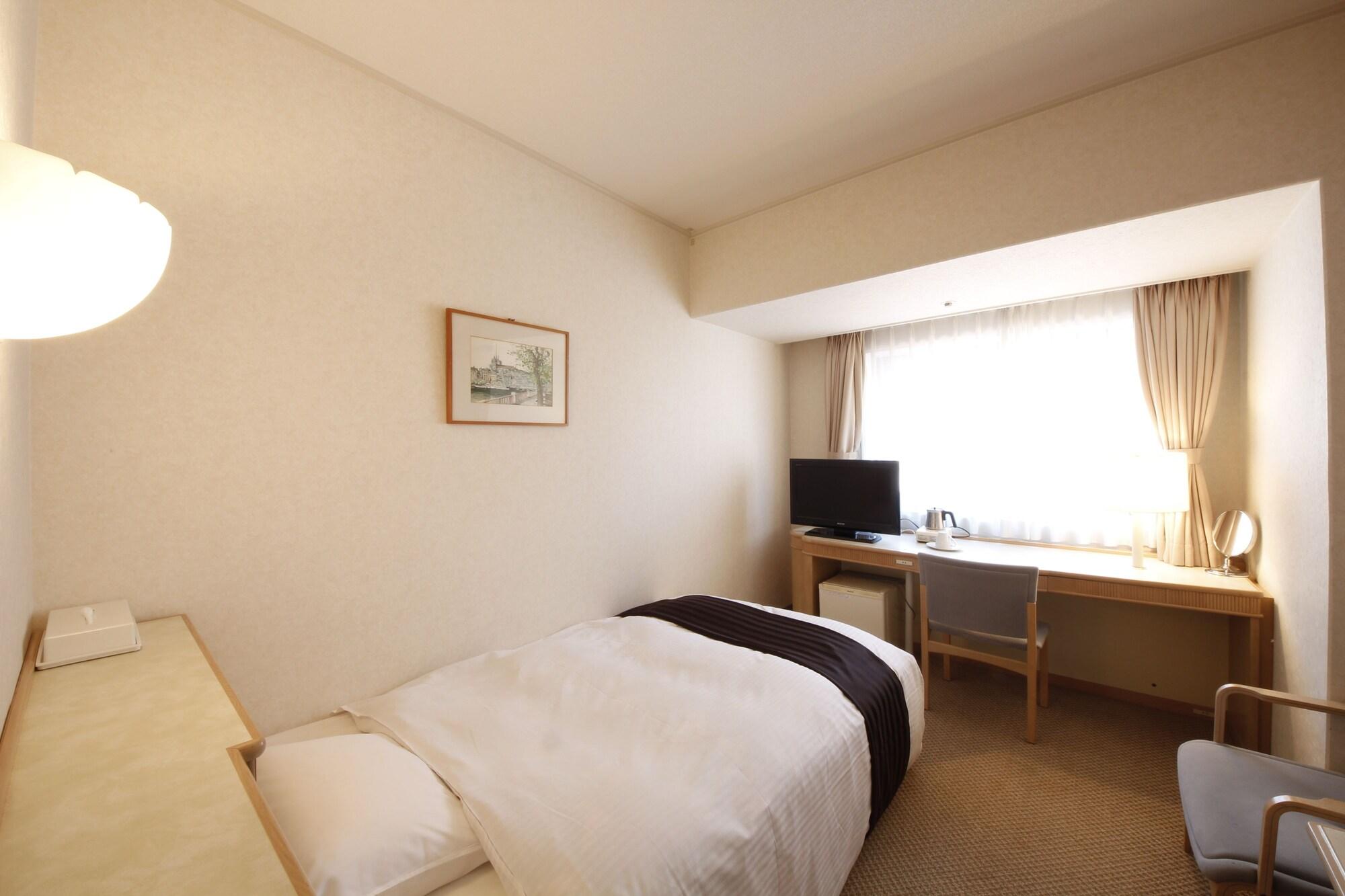 Hotel Hiroshima Garden Palace Экстерьер фото